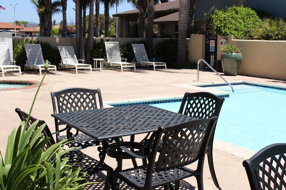 O'cairns Inn & Suites - photo 16