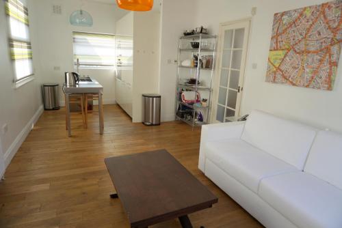 Landor Road London Apartment — 4-Star Luxury Hotel in London, United Kingdom