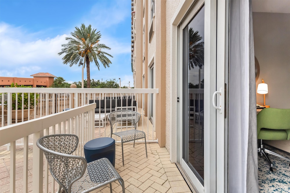 Hampton Inn & Suites St. Petersburg Downtown - photo 49