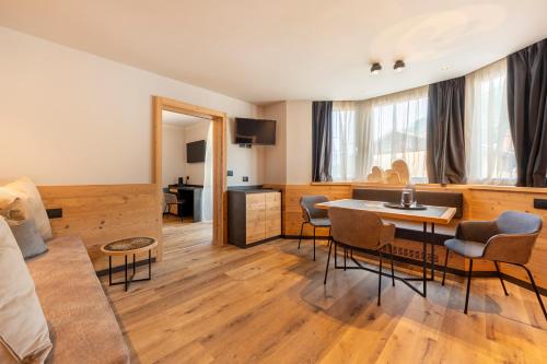 Suite del Podesta' — 4-Star Luxury Hotel in Moena, Italy