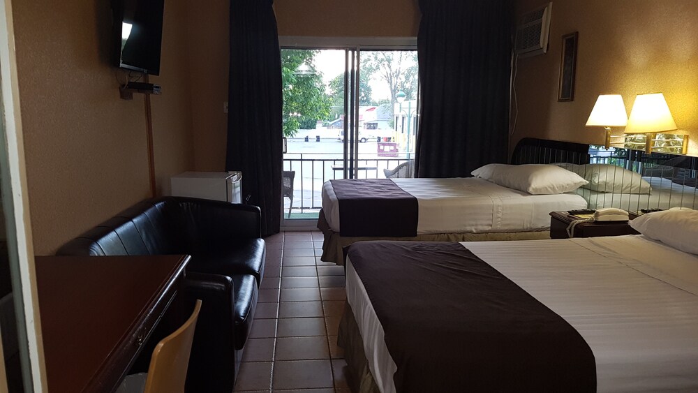 Chomedey Inn in Laval, Canada