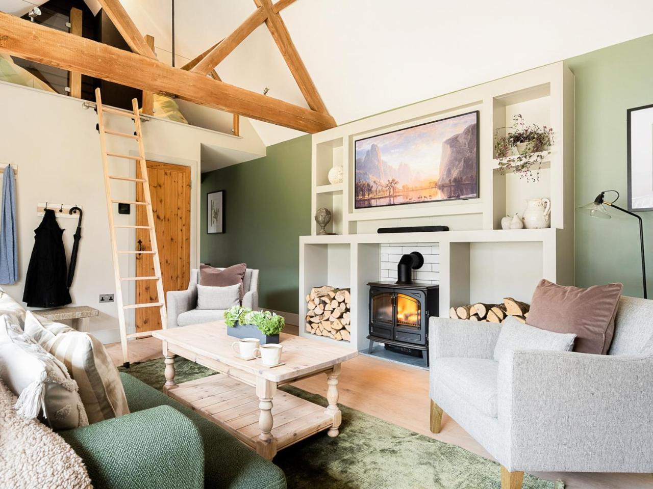 Lantern Lodge — 4-Star Luxury Hotel in Bramley, United Kingdom