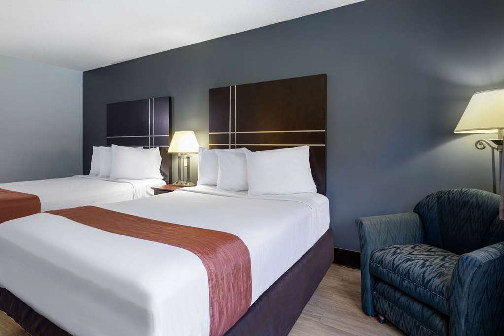 Travelodge by Wyndham Merrill - photo 15