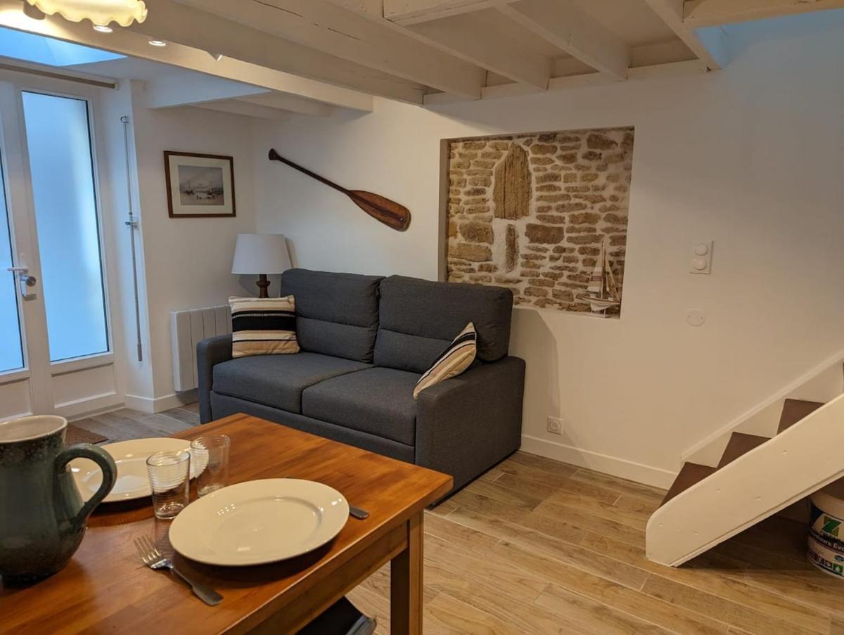 La Coquille Sejour En Duo Confort Maisonnette de Bourg a Ouistreham Situation Ideale Commerces & Plage Wifi Et Linge Inclus — hotel in Ouistreham