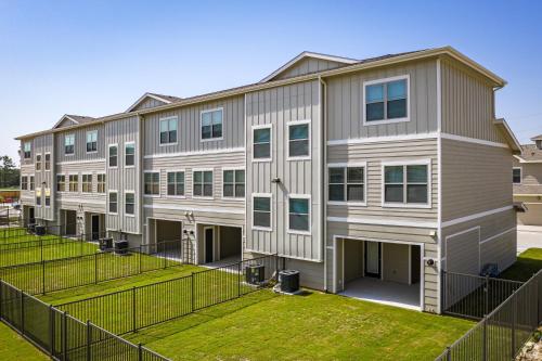 C Creek 4316 I New Construction 2Bd Apt I Gated — 4-Star Luxury Hotel in Houston, United States
