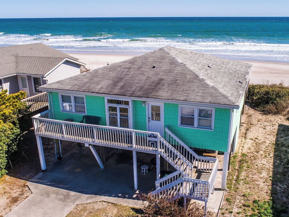 Brights Beach Front - last minute hotel in Santa Cruz