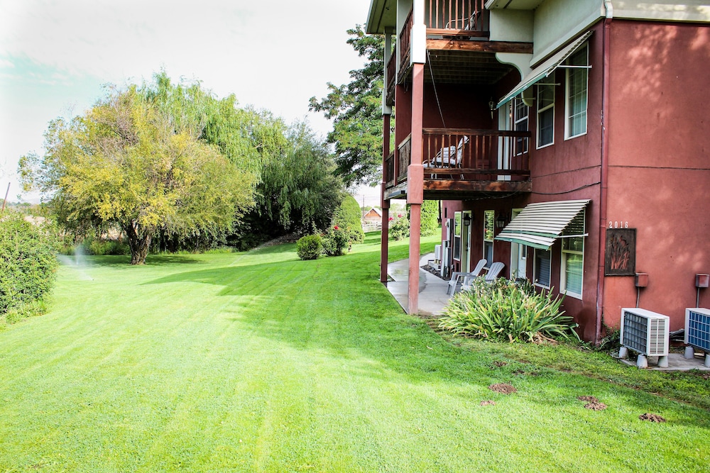 Birchfield Manor Inn and Restaurant - photo 40