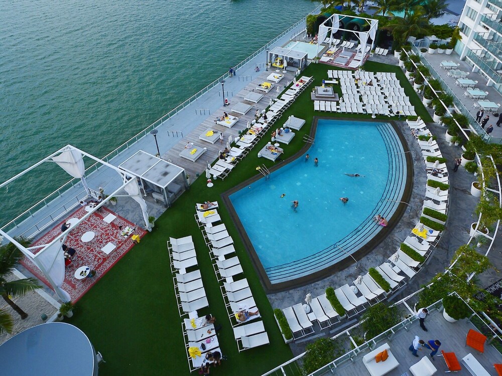 Huge Suite 3 Rooms Bay View 5 Condo Hotel #1126 — 4-Star Luxury Hotel in Miami Beach, United States
