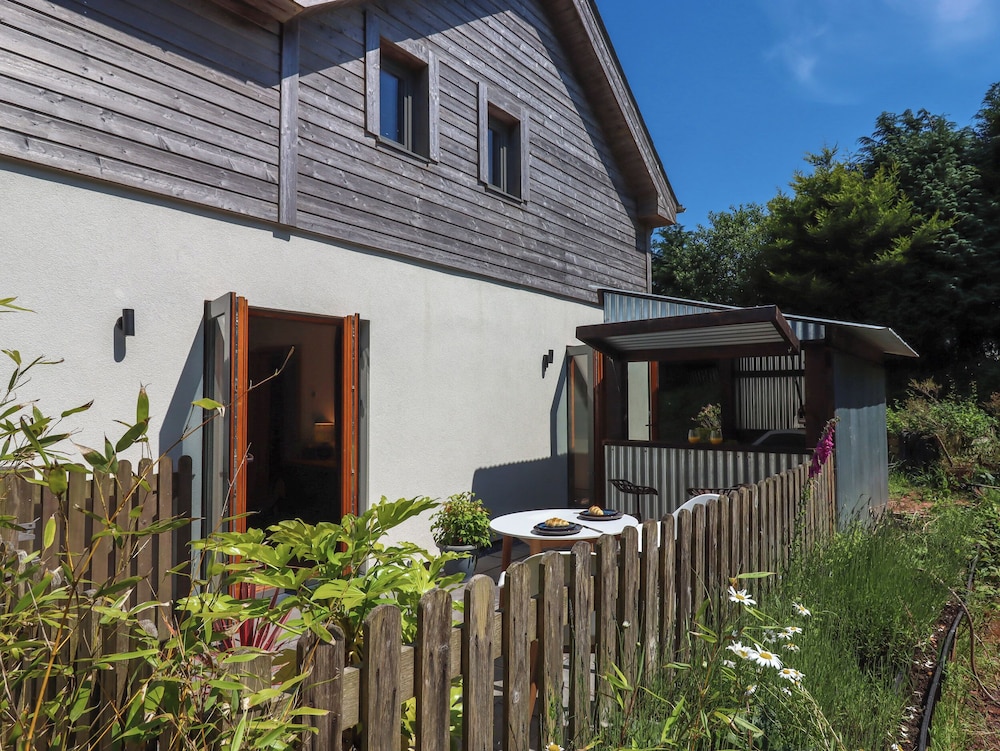 South Holm — Totnes