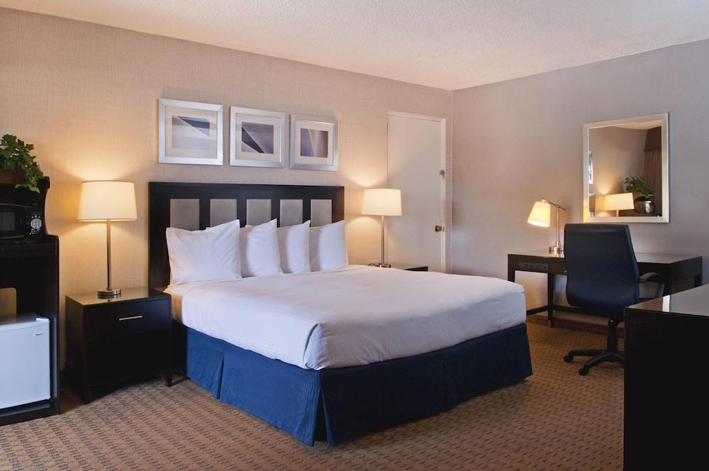 Wyndham Albuquerque Hotel & Conference Center - photo 12