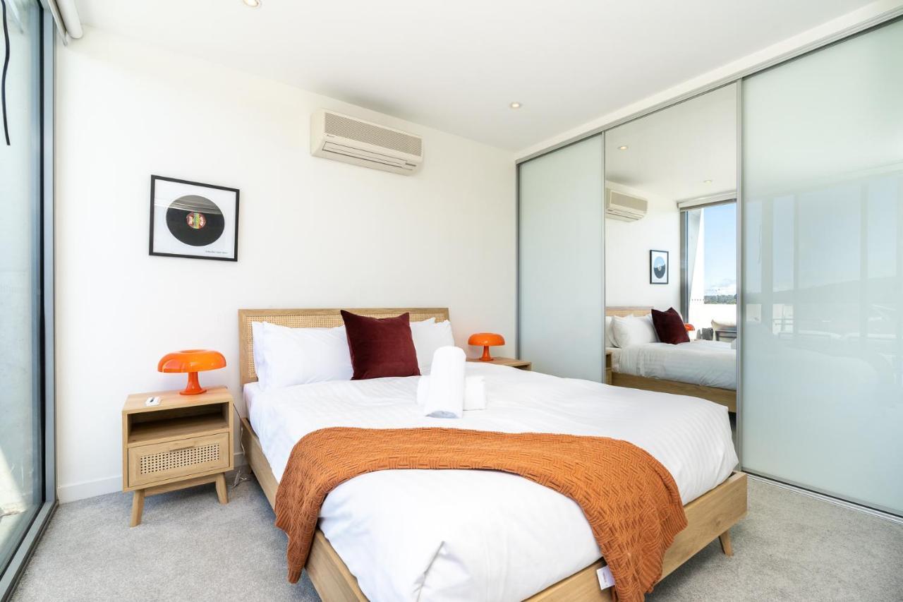 2BR Penthouse with Breathtaking View Hosted by CanStay — 4-Star Luxury Hotel in Canberra, Australia