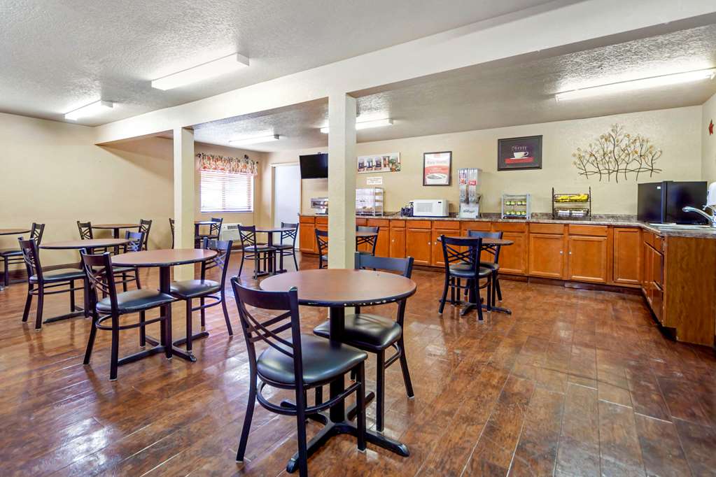 Econo Lodge Black Hills - photo 31