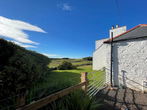 Beautiful 5BR Rural Cottage with Outstanding Views Pass the Keys — 4-Star Luxury Hotel in Castle Douglas, United Kingdom