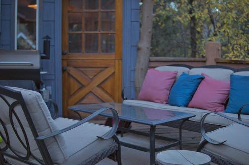 Ray’s Dear Cottage — Wrightwood — photo 5