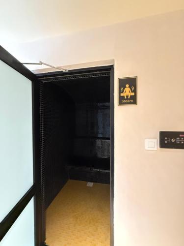 Kilimani1bedroom with full back up gen and heated pool Coded Spot