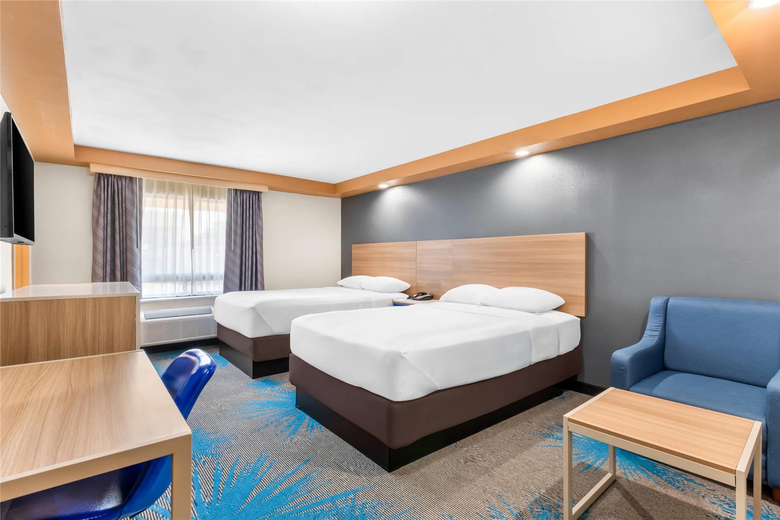 Econo Lodge Woodbridge - photo 24