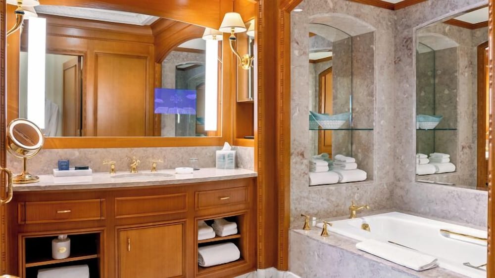 The Grand America Hotel - photo 34