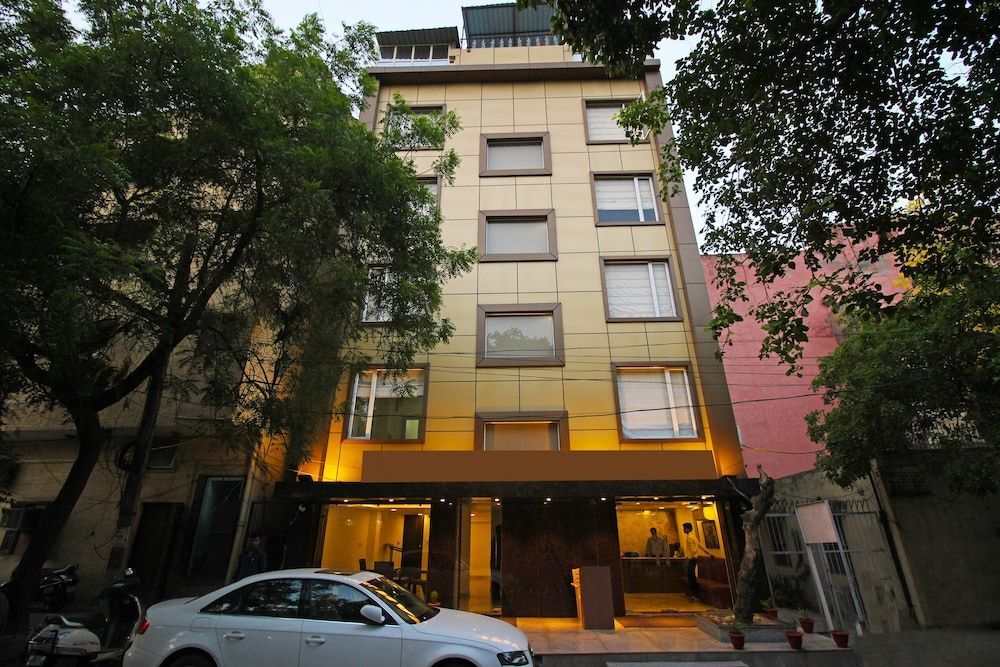 Hotel Nanak Residency — Karol Bagh