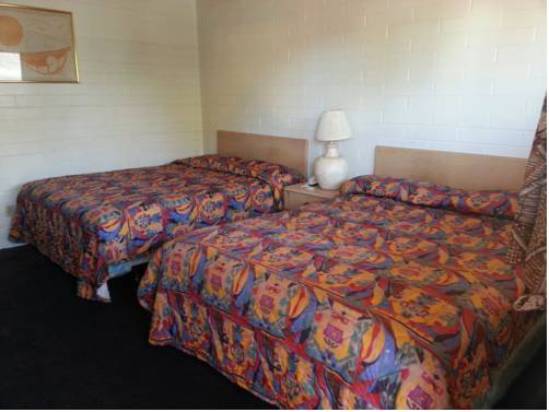 D M Motel - photo 3
