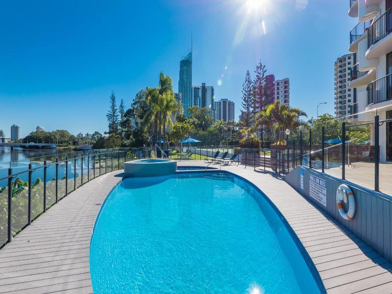 Silverton Apartments — 4-Star Luxury Hotel in Gold Coast, Australia