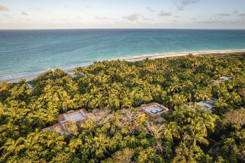 Hacienda Palancar Sian Ka an Luxe 7BR Hideout - carbon neutral hotel in Tulum