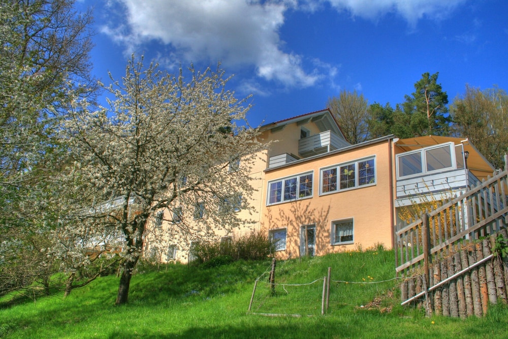 Gruppenhaus Mit Komfortabler Ausstattung — Regen