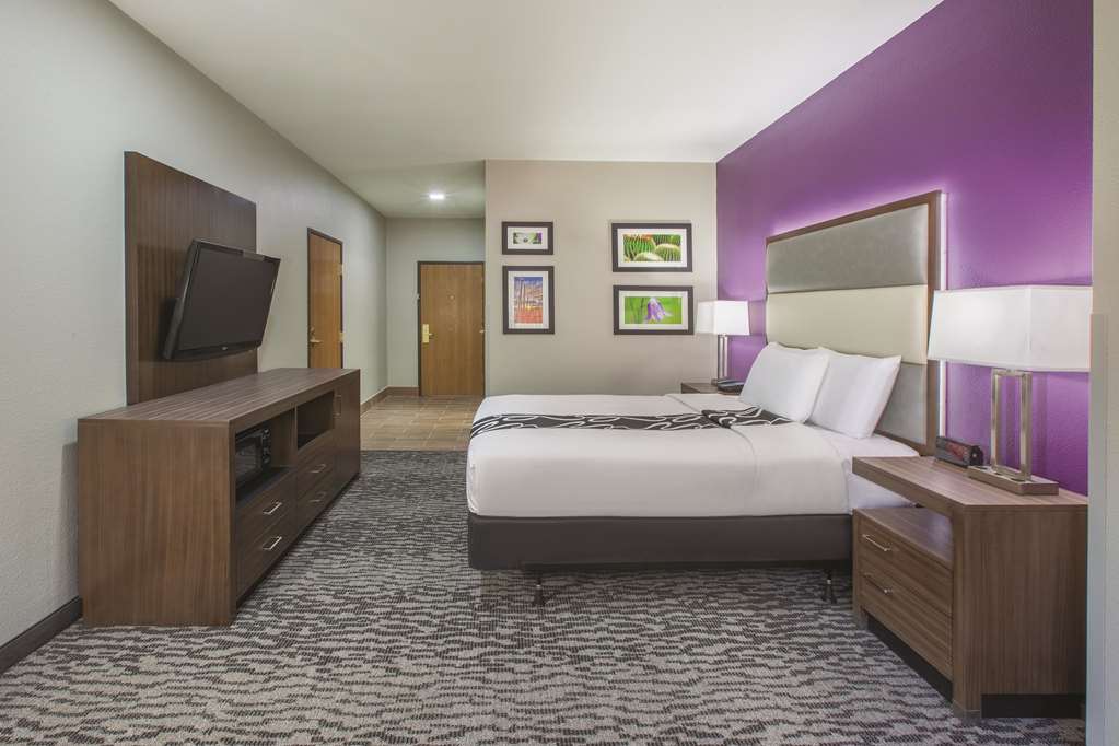 La Quinta Inn & Suites by Wyndham NW Tucson Marana - photo 21