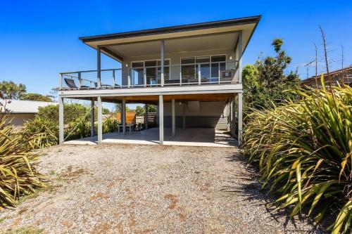 Ocean View Escape w 3BR & 2BA - last minute hotel in Unknown City