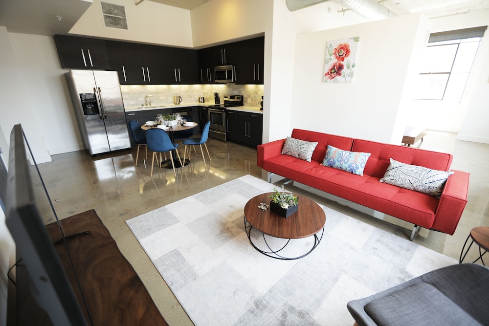 Downtown Lofty Suites - featured photo