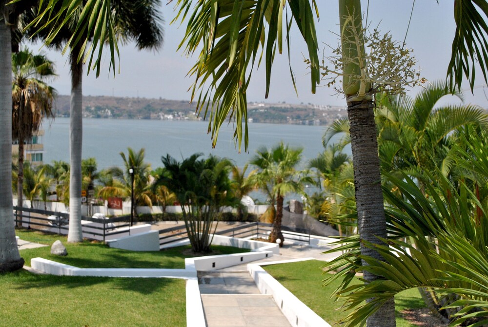 Hotel Infinity — Tequesquitengo