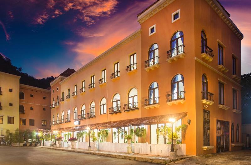 The Stay - last minute hotel in Unknown City