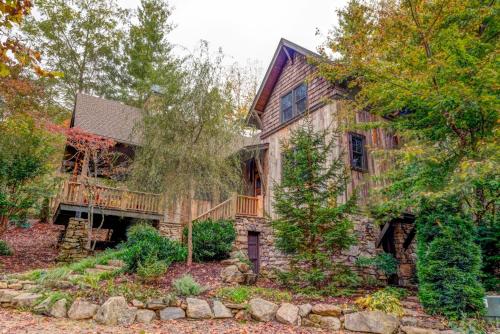 Stepping Stone in Black Mountain, United States