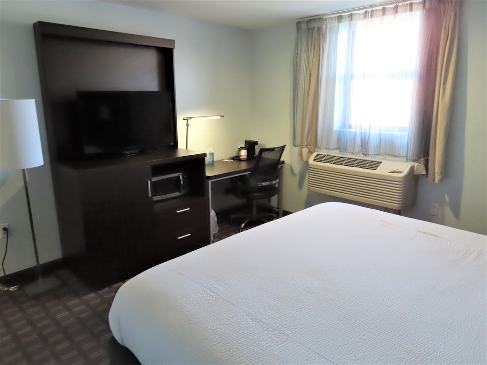 St. Charles Hotel - photo 29