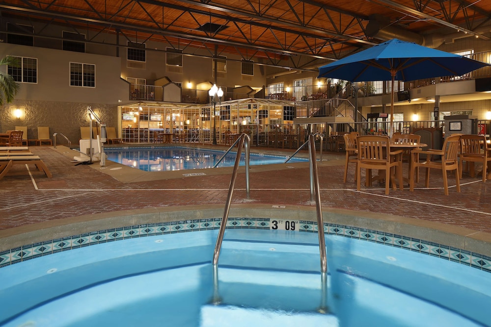 Hampton Inn Holland - photo 44