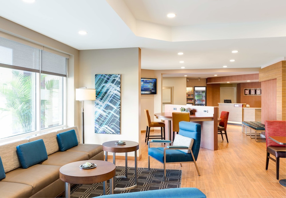 TownePlace Suites by Marriott Clarksville - photo 9