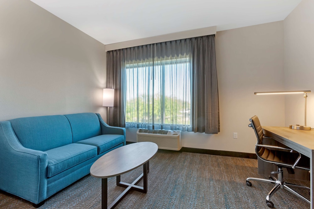 Best Western Plus Executive Residency Phoenix North Happy Valley - photo 20