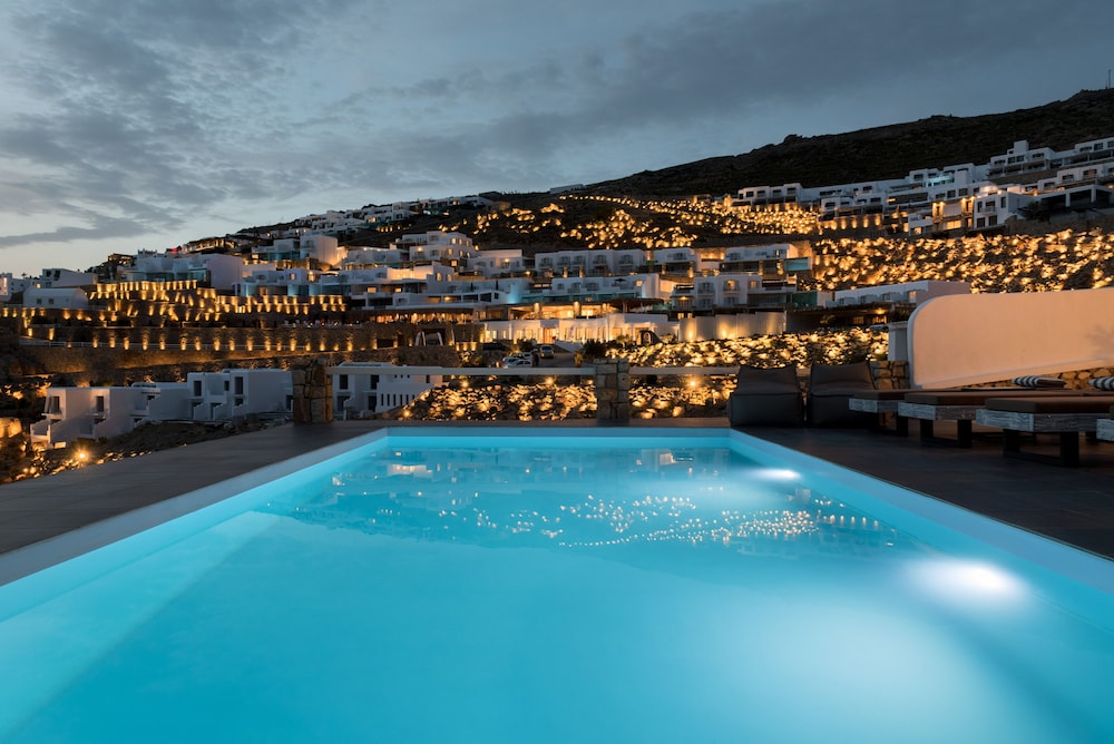 Cova Mykonos Suites — 4-Star Luxury Hotel in Mykonos, Greece