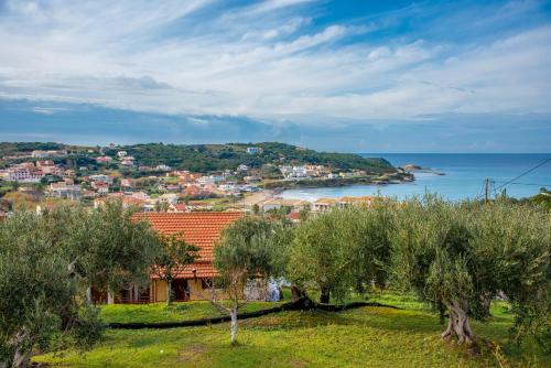 Elaionas Holiday Home studios and apartments — 4-Star Luxury Hotel in Agios Stefanos, Greece