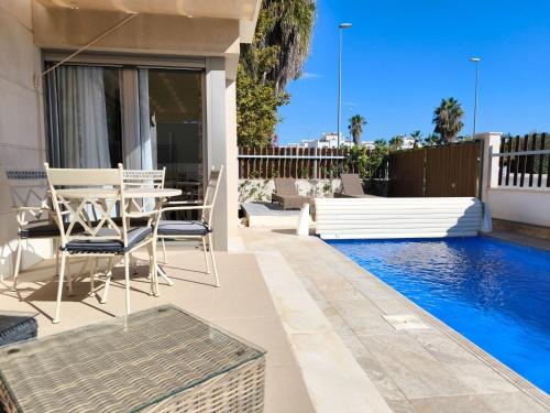 Villa with Pool on Golf Course — 4-Star Luxury Hotel in Orihuela, Spain