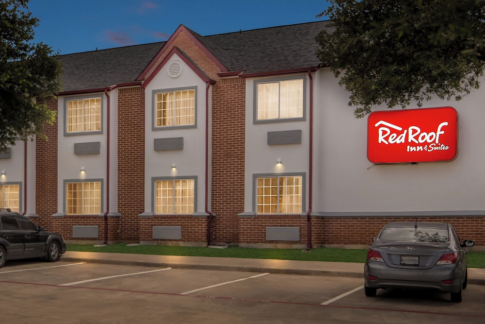 Red Roof Inn & Suites Euless DFW Airport Southwest - photo 32