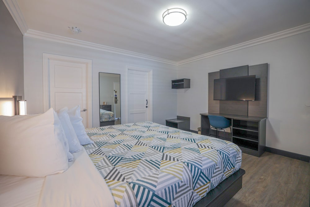 Tustin Motor Lodge - photo 4