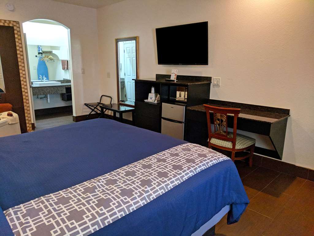 Americas Best Value Inn Brownsville - photo 7