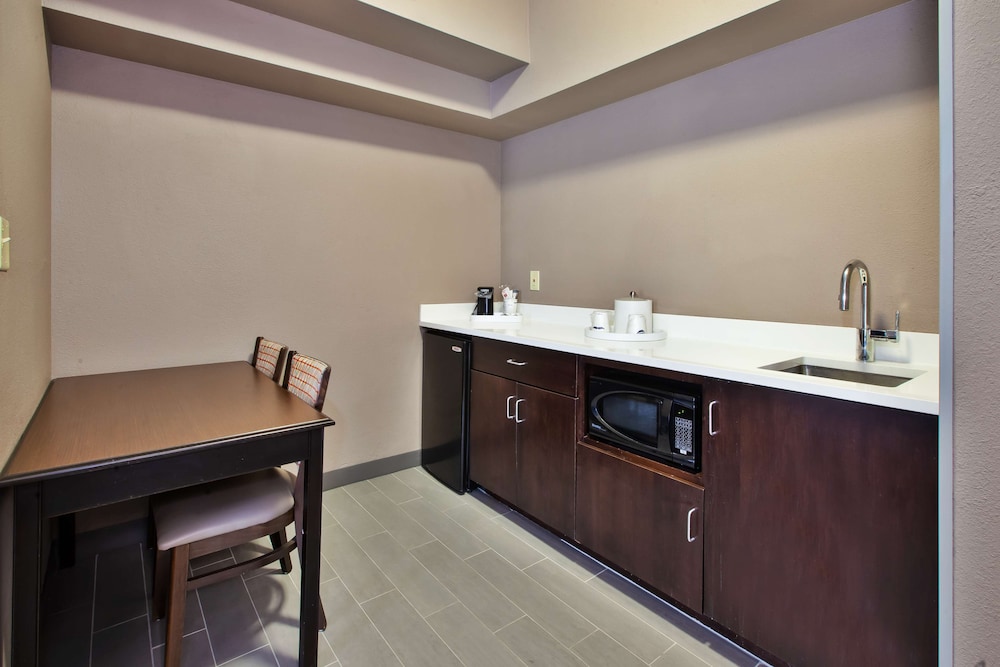 Hampton Inn & Suites Cleveland Airport Middleburg Heights - photo 11