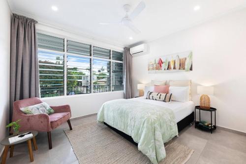 'Botanica Aguila' Chic Nightcliff Balcony Pad — 4-Star Luxury Hotel in Darwin, Australia