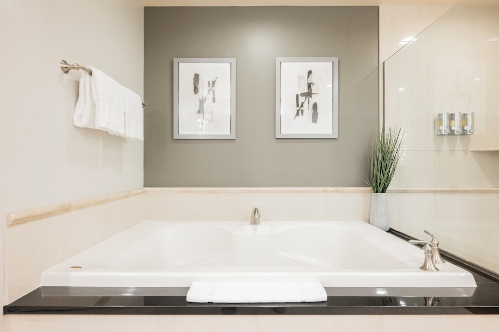 StripViewSuites at Signature - photo 234