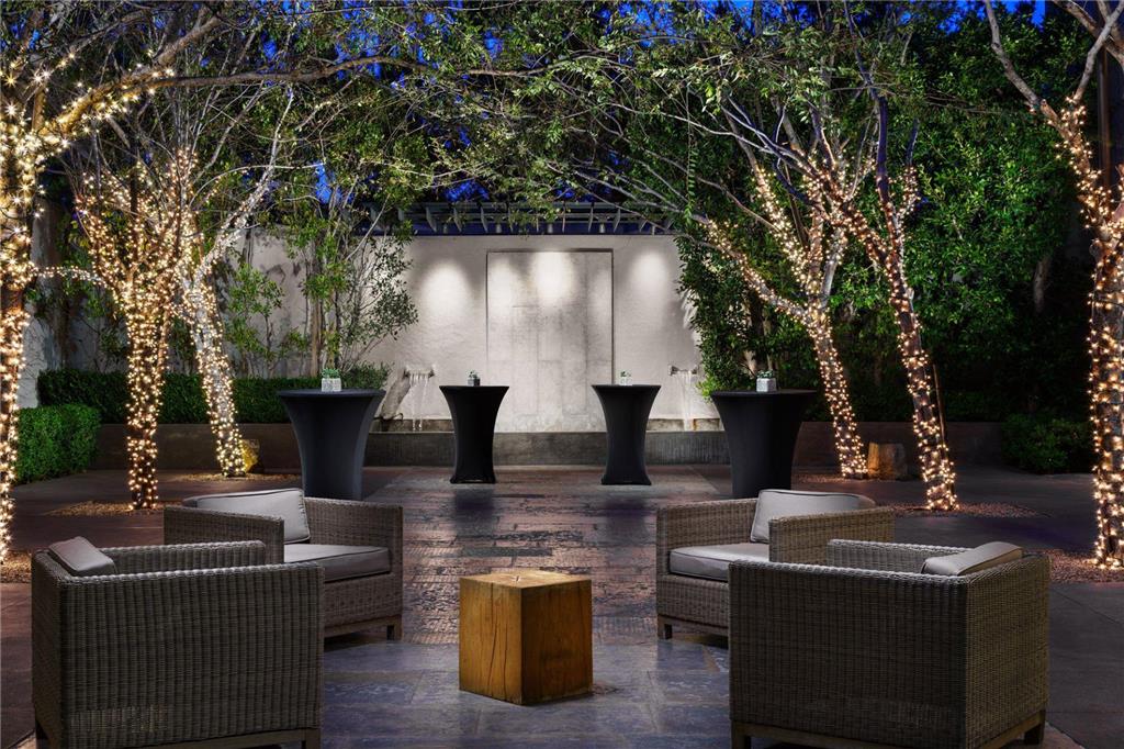 Luxe Sunset Boulevard Hotel - photo 20