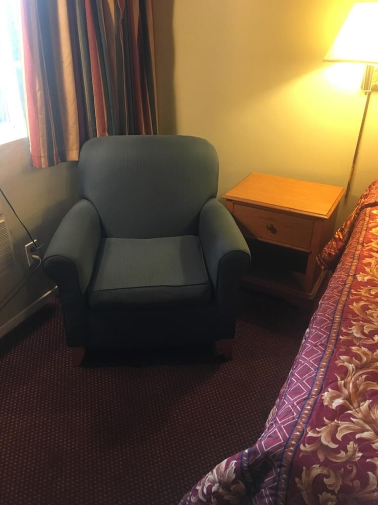 Century Inn - photo 12