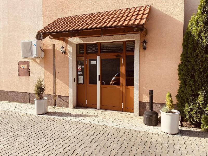Rusovský penzión - carbon neutral hotel in Bratislava