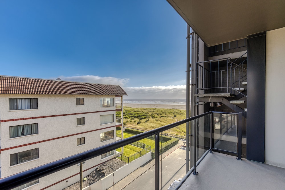 Sand & Sea Resort Condominiums - photo 997