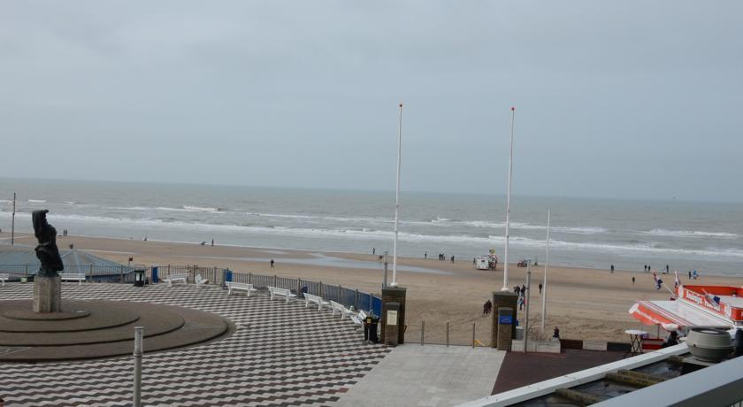 Appartement Babette — 4-Star Luxury Hotel in Zandvoort, Netherlands